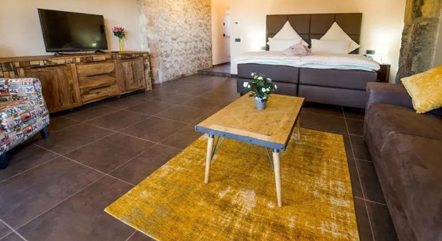VMG Private Suites - Adults Only