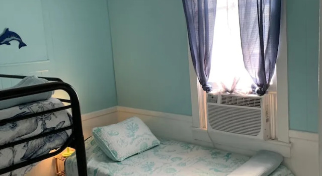 Коттедж Beachfront Cottage Best Location In Ocean View! 2 Bedroom Cottage by RedAwning