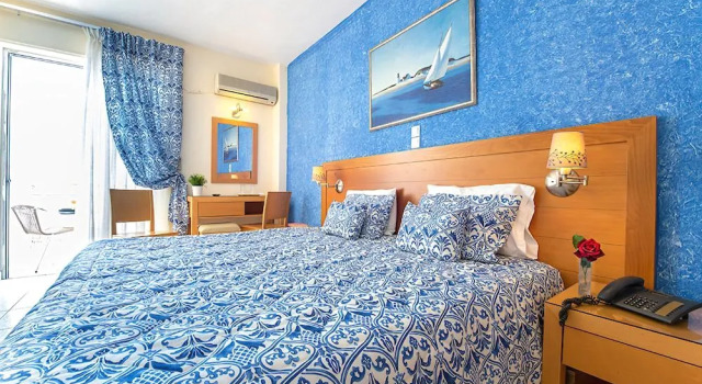 Avra Hotel, Забронировать Отель Отели Метана с парковкой, рядом с Развалины Микен, Парковка