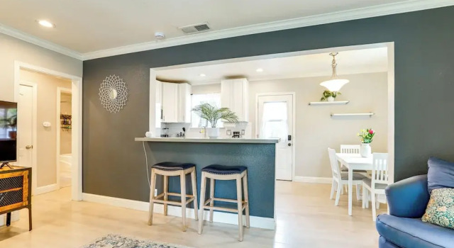 Walkable Location! Sacramento Home w/ Patio, Book Feriehus Downtown Sacramento Sacramento