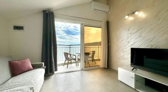 Апартаменты Comfort Seaside Apartments Zlokovic