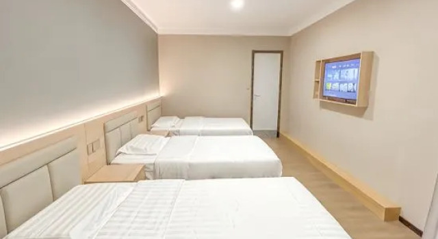 Трёхместный номер Standard 7 Days Inn Penglaige Bus Station Hotel