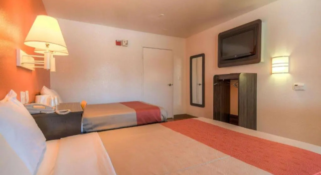 Четырёхместный номер Standard Motel 6-Chula Vista, CA - San Diego