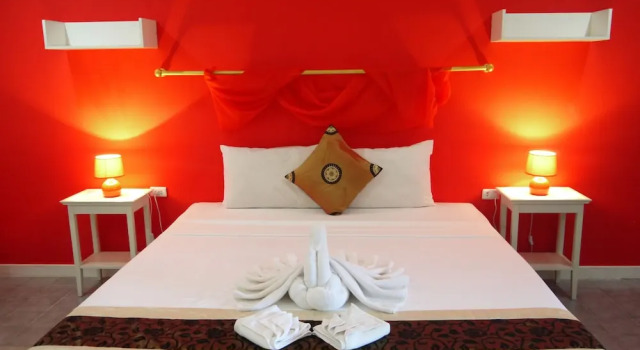 Номер Superior с балконом Surin Sweet Hotel