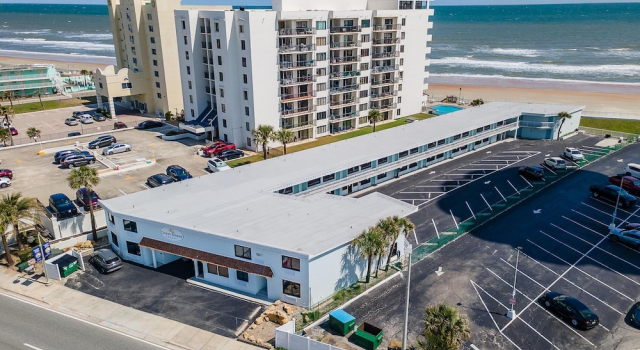 Двухместный номер Standard с балконом Ocean Breeze Resort 217