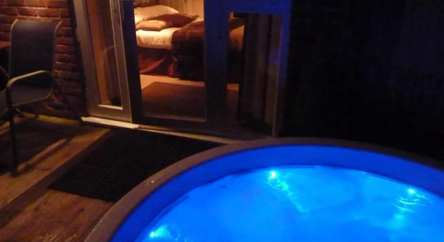 Cypress Log Cabins B&B, Book Hotel Fordingbridge Hampshire