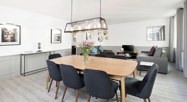 Luxury 3BDR Le Marais II by Livinparis, Забронировать Отель 3-й округ: Маре Париж, рядом с Станция метро Rambuteau