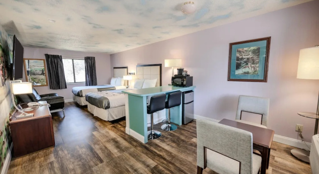 Четырёхместный люкс Premium RIVER OAK INN