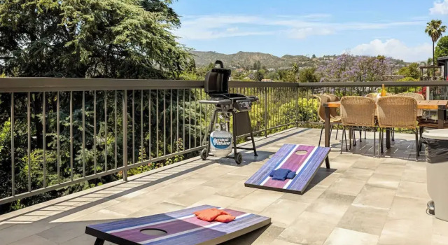 Коттедж 6bdr Modern Oasis w/ Game Room, Outdoor Living & Views! Edendale by Avantstay