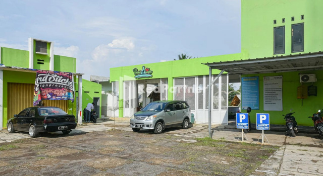 Pondok Anisa near Kolam Renang The Bagelen RedPartner, Book Hotel Cianjur West Java