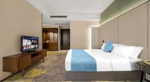Люкс Luxury AiLinHotel (Sanya Bay Light Rail Station)