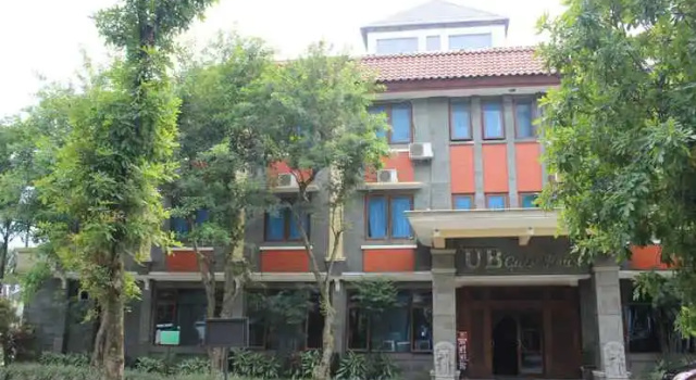 Ub Guest House, Забронировать Гостевой дом Гостевые дома Маланга, рядом с Университет Бравиджая Маланг, Гостевой дом