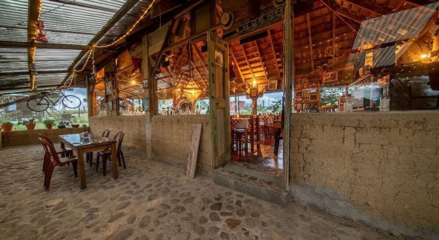 Camping de Los Peroles, Book Campingplads Hoteller i Huehuetenango med parkering, Parkering
