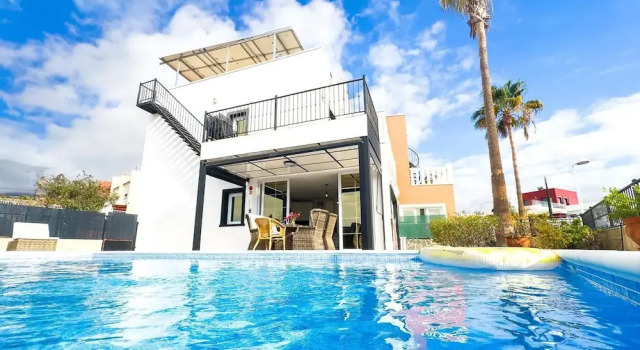 Коттедж Heated Pool Stunning Sea Views