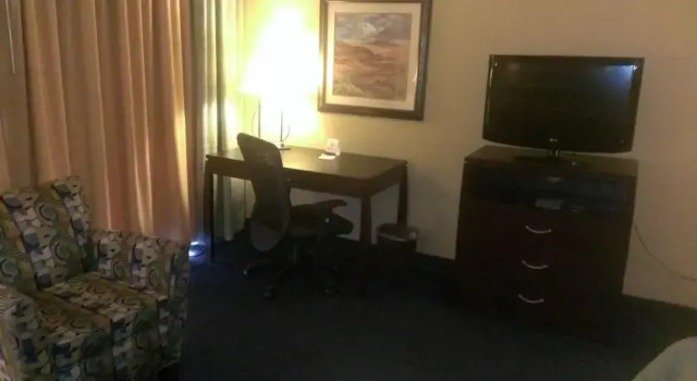 Days Inn Hotel Mesa Country Club, Забронировать Отель Меса Phoenix Metropolitan Area, рядом с Golfland Sunsplash