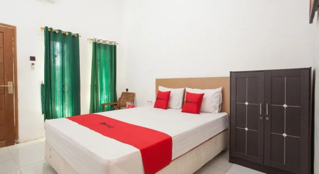 RedDoorz near Stadion Diponegoro Banyuwangi, Reserva ahora Hotel Giri Java Oriental