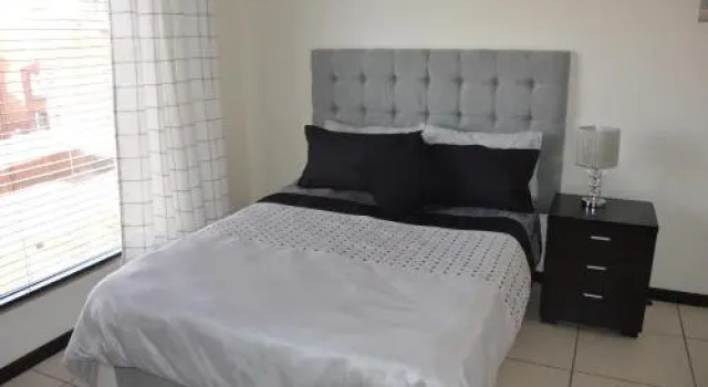 Strelitzia Apartment