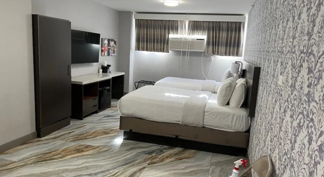 Четырёхместный номер Standard The Essence Hotel at JFK