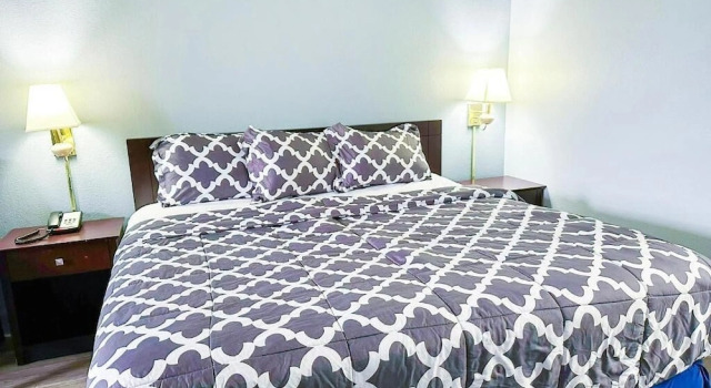 Номер Luxury Happy extended stay inn by BestAcco