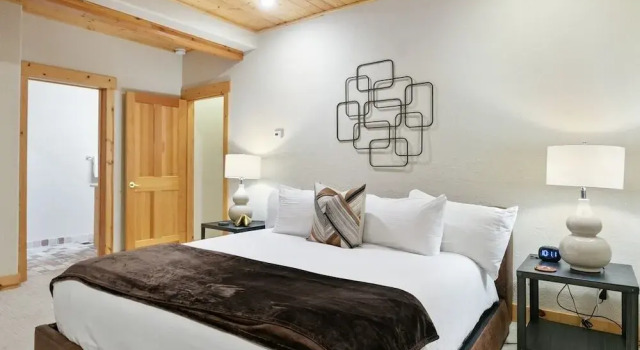 301 - Three Bedroom Condo with Spa Bristlecone by Deer Valley Resort, Varaa Lomakeskus Deer Valley 