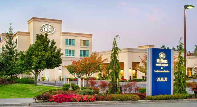 Hilton Seattle Airport & Conference Center, Book Hotel Hoteller i SeaTac med pool, Swimmingpool