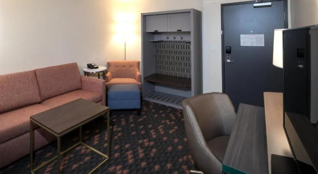 Люкс Holiday Inn Hotel & Suites - Mount Pleasant by IHG