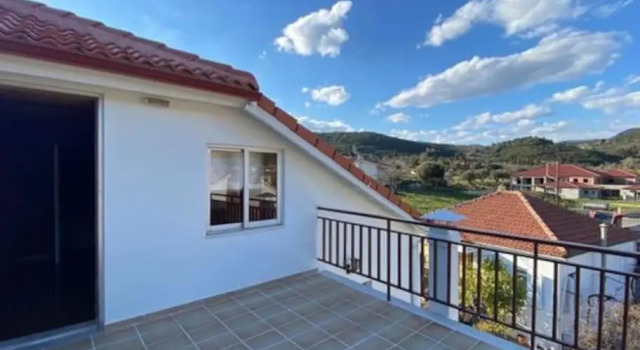 Апартаменты Laki's House Οροφοδιαμέρισμα με σοφίτα