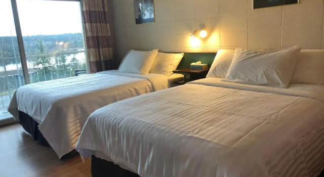 Двухместный номер Deluxe с балконом и с видом на море Holiday House Motel
