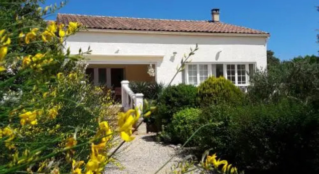 La Cèzenole, Varaa Hotelli Mejannes-le-Clap Gard