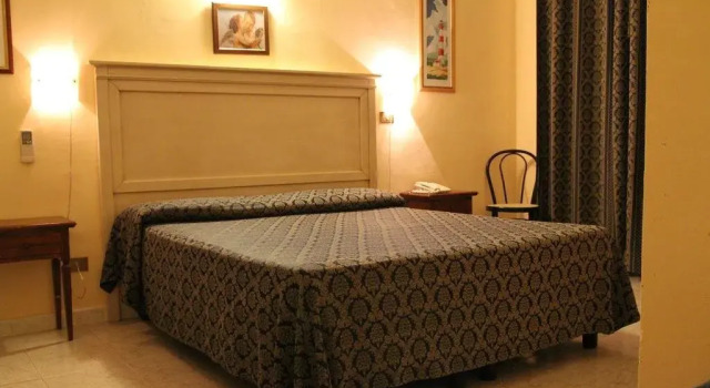 Hotel Corallo, Забронировать Отель Отели Розиньяно-Мариттимо 3 звезды, 3*
