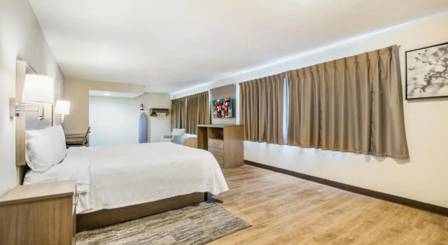 Семейный люкс Days Inn by Wyndham Chula Vista-San Diego