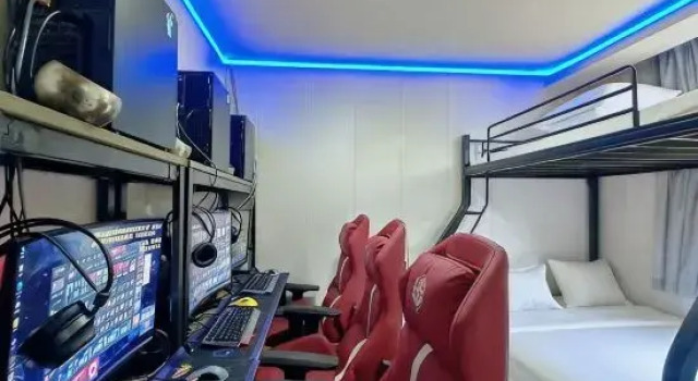 Кровать в общем номере (мужской номер) Shangzhimei E-sports Hotel (Shanghai Guang Conference and Exhibition Center Longjing Road)
