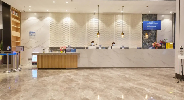 Fengyue Light Fashion Hotel (Guangzhou Baiyun Airport Renhe Metro Station Branch), Boek Hotel Hotels in Guangdong met parkeren, Parkeren