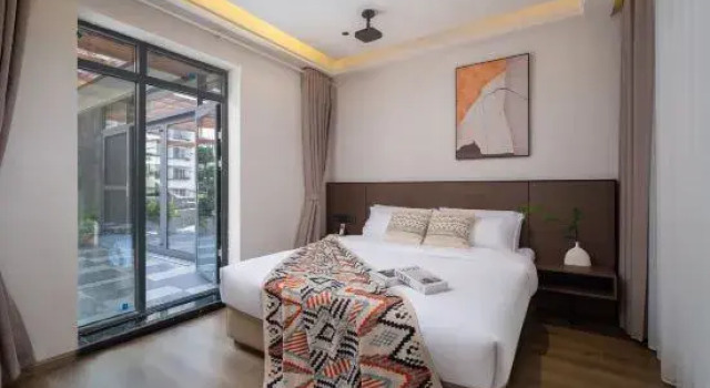 Люкс Jinhuang Future Hotel (Honghezhou Government Branch)