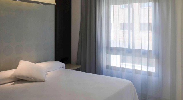 Suittes Hotel, Забронировать Отель Отели в центре Альхесирас с завтраком, отели в центре Альхесирас с завтраком