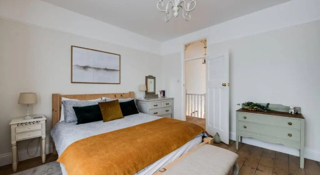 Super stylish, large 3 bedroom Victorian House in Southsea, Забронировать Отель Саутси Хэмпшир