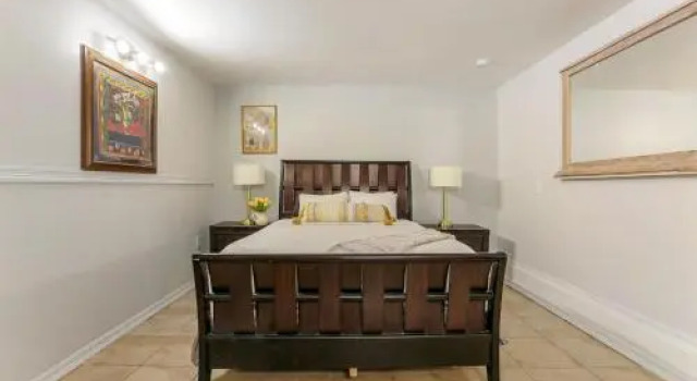 Elegant 4BR Condo in Downtown