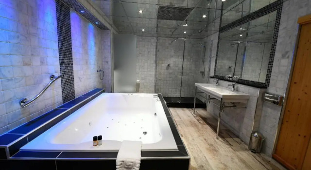 Люкс Sanctuary Best Western Premier Doncaster Mount Pleasant Hotel