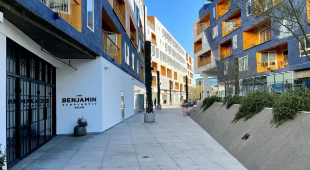 Spacious Entire Apt w Parking in Arts District DTLA B5