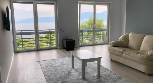 Llakmani Apartment