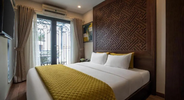 Полулюкс Hanoi Lakeside Premium Hotel & Travel