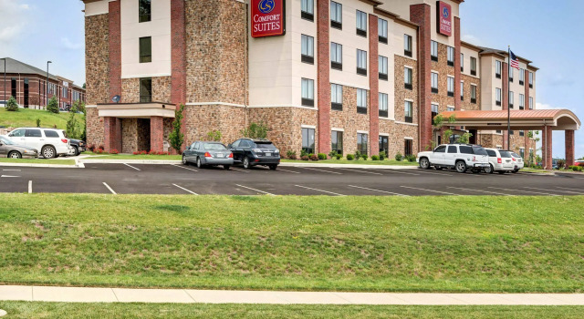 Comfort Suites Bridgeport - Clarksburg, Buchen Sie Hotel Bridgeport 