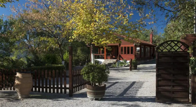 Tetrapolis, Book Guesthouse Lamia Fthiotida