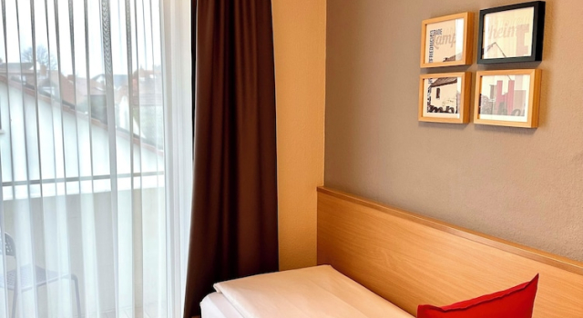 Одноместный номер Classic с балконом Hotel Friedrichstraße