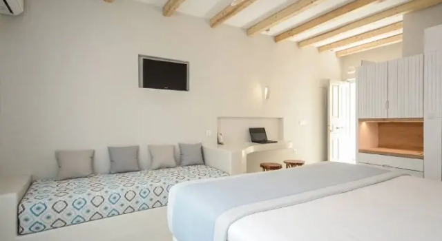 Полулюкс с видом на море Antony Suites