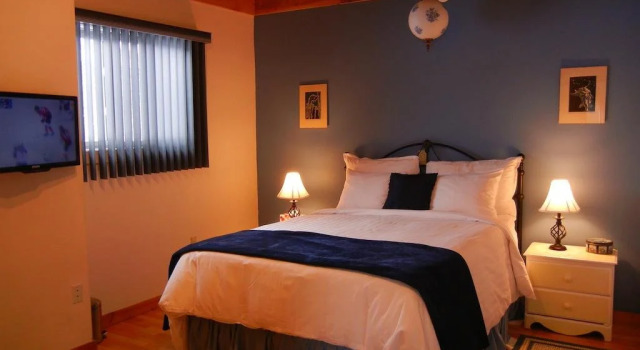 Duck Pond Bed & Breakfast Cottage, Varaa Lomakoti  