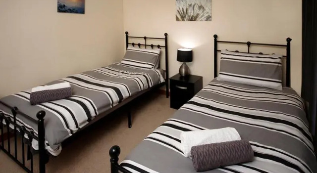 Luxury 2 Bedroom Semi detached House with parking