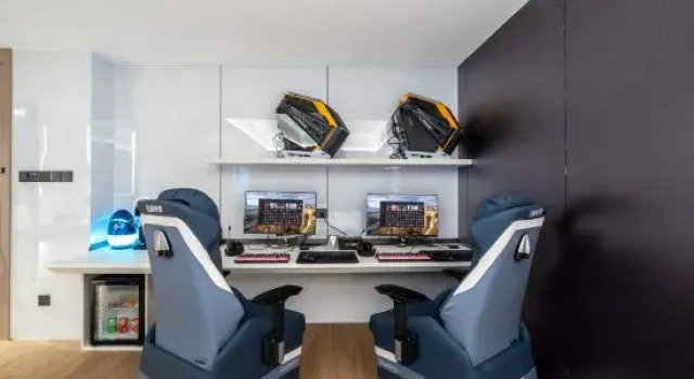 Люкс Crossing E-sports Hotel (South Bus Station Dongguan Branch)