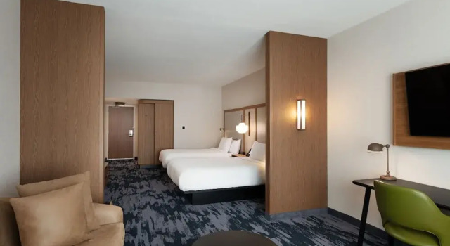 Люкс Fairfield by Marriott Inn & Suites Omaha at MH Landing