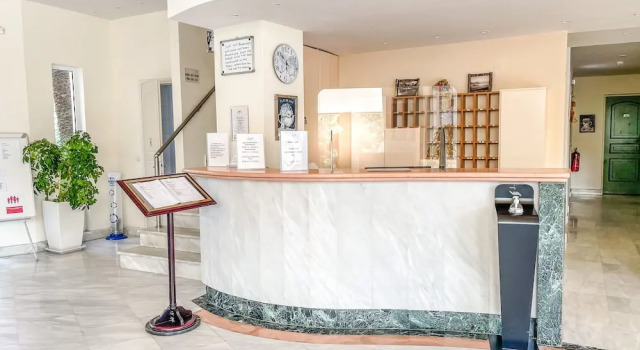 Melina Beach Hotel, Забронировать Отель Отели Ханья с парковкой, рядом с Муниципальный рынок Ханьи, Парковка